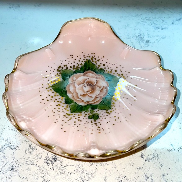 Milk Glass Cambridge Crown Tuscan Footed Shell Candy Dish with Gold Trim - Picture 2 of 5